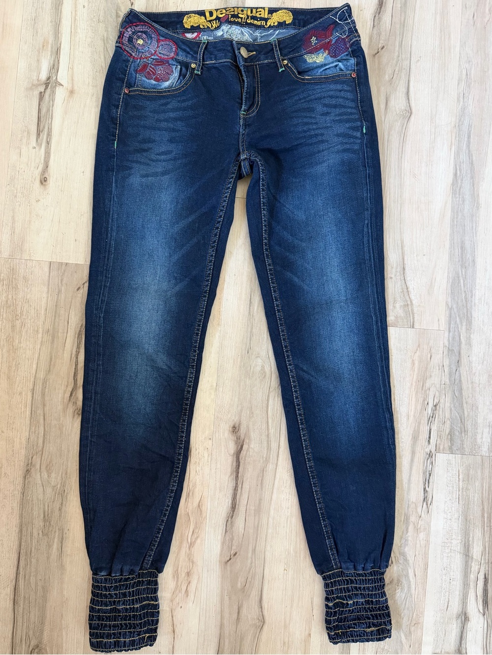 Desigual Embroidered Denim Jogger Jeans Y2K Boho Artsy Cuffed Pants Size 28